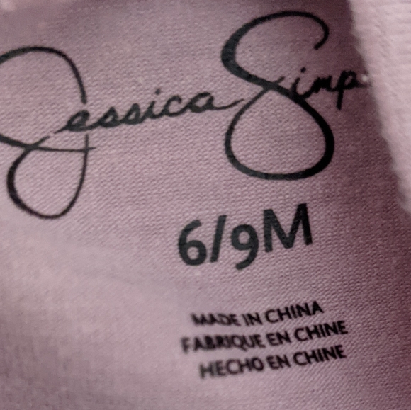 Jessica Simpson "eye love you" sleeveless top - Picture 2 of 2